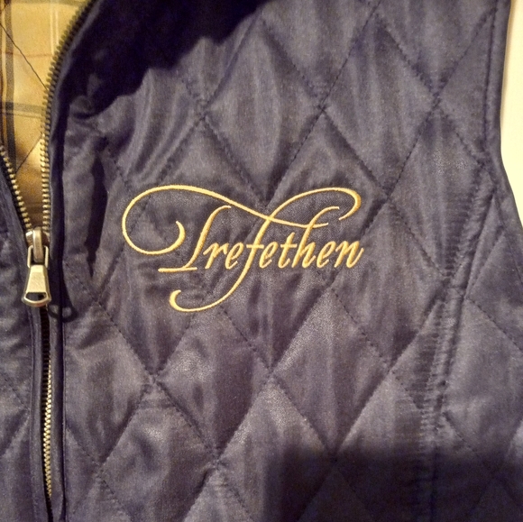 Quilted vest from Trefethen Vineyards. - Picture 2 of 3
